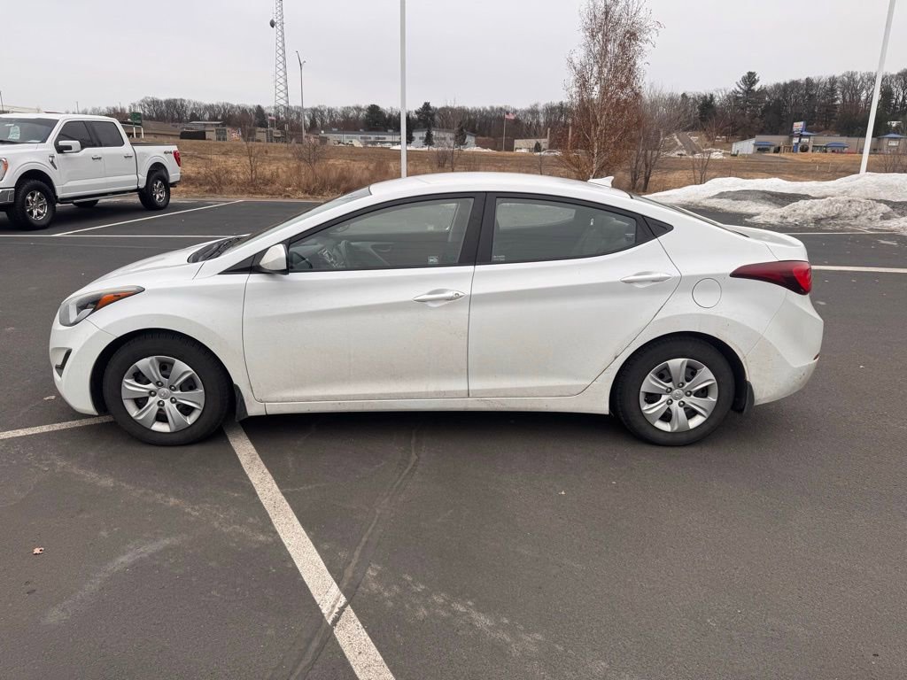 Used 2016 Hyundai Elantra SE image 19