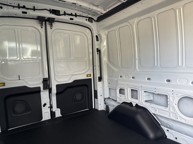 New 2025 Ford Transit 250 148 Medium Roof image 37