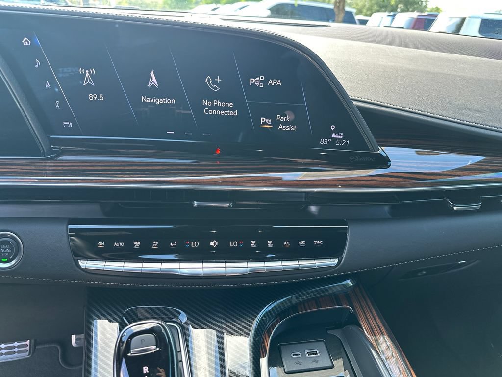 Used 2024 Cadillac Escalade Premium Luxury w/ Performance Package AWD/4WD image 24