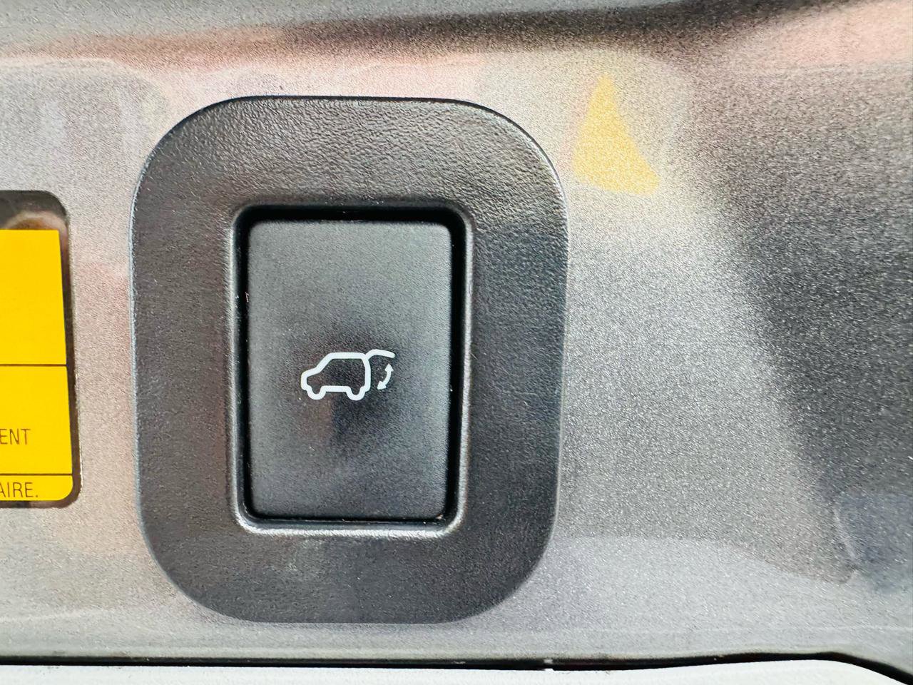 Used 2011 Toyota Sienna XLE image 23