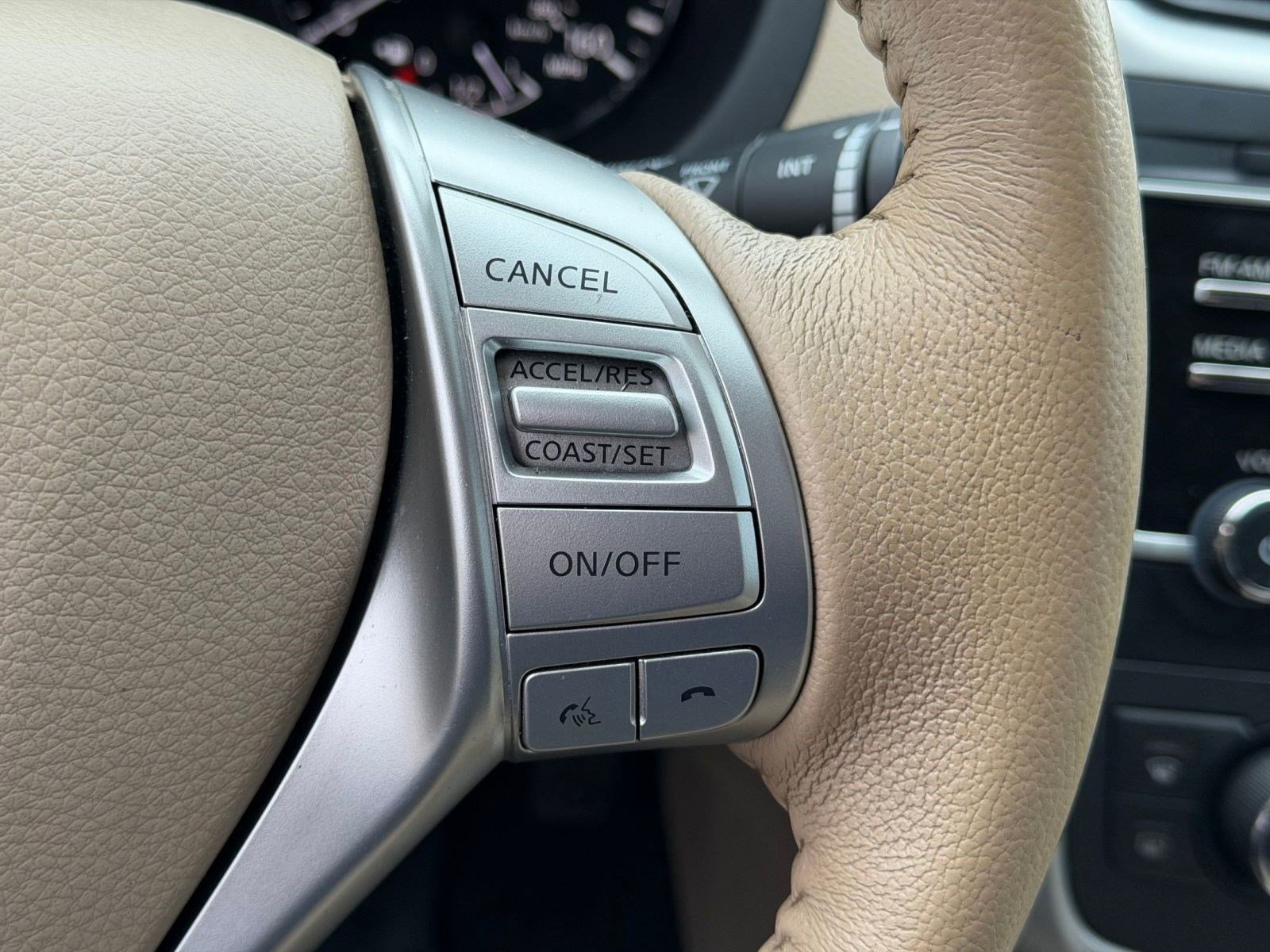 Used 2016 Nissan Altima 2.5 SL w/ Moonroof Package image 27