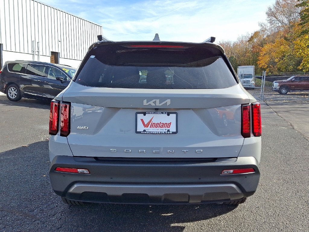 Used 2022 Kia Sorento S AWD/4WD image 5