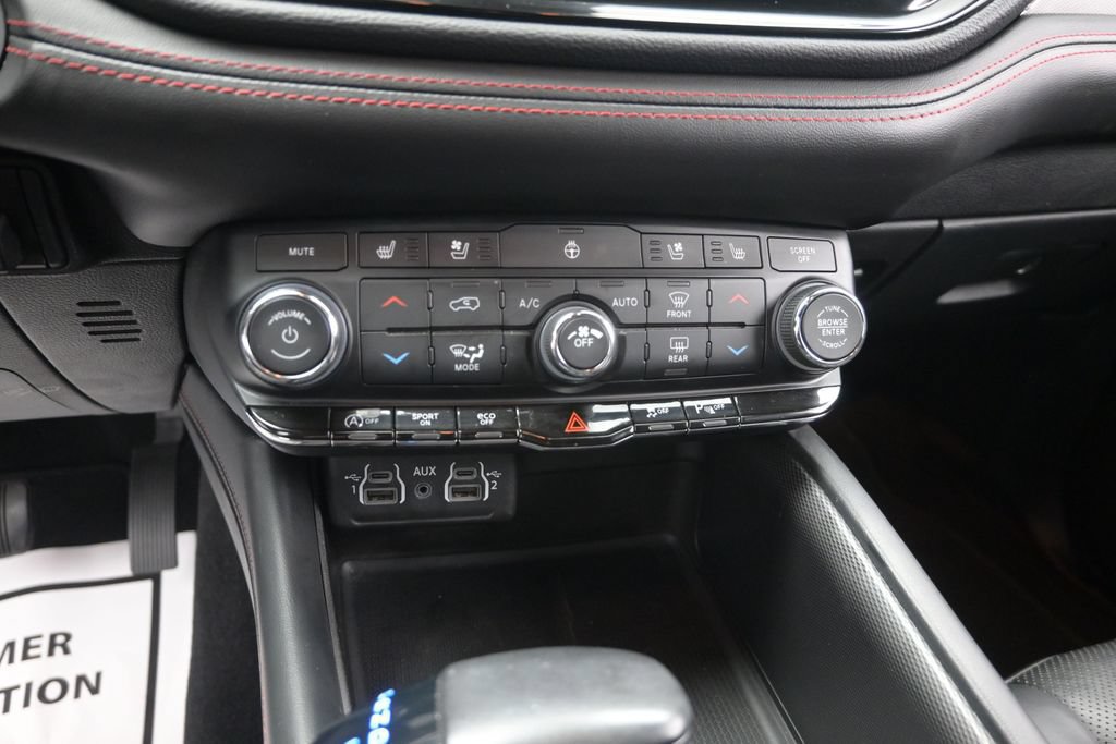 Used 2023 Dodge Durango GT RWD image 14