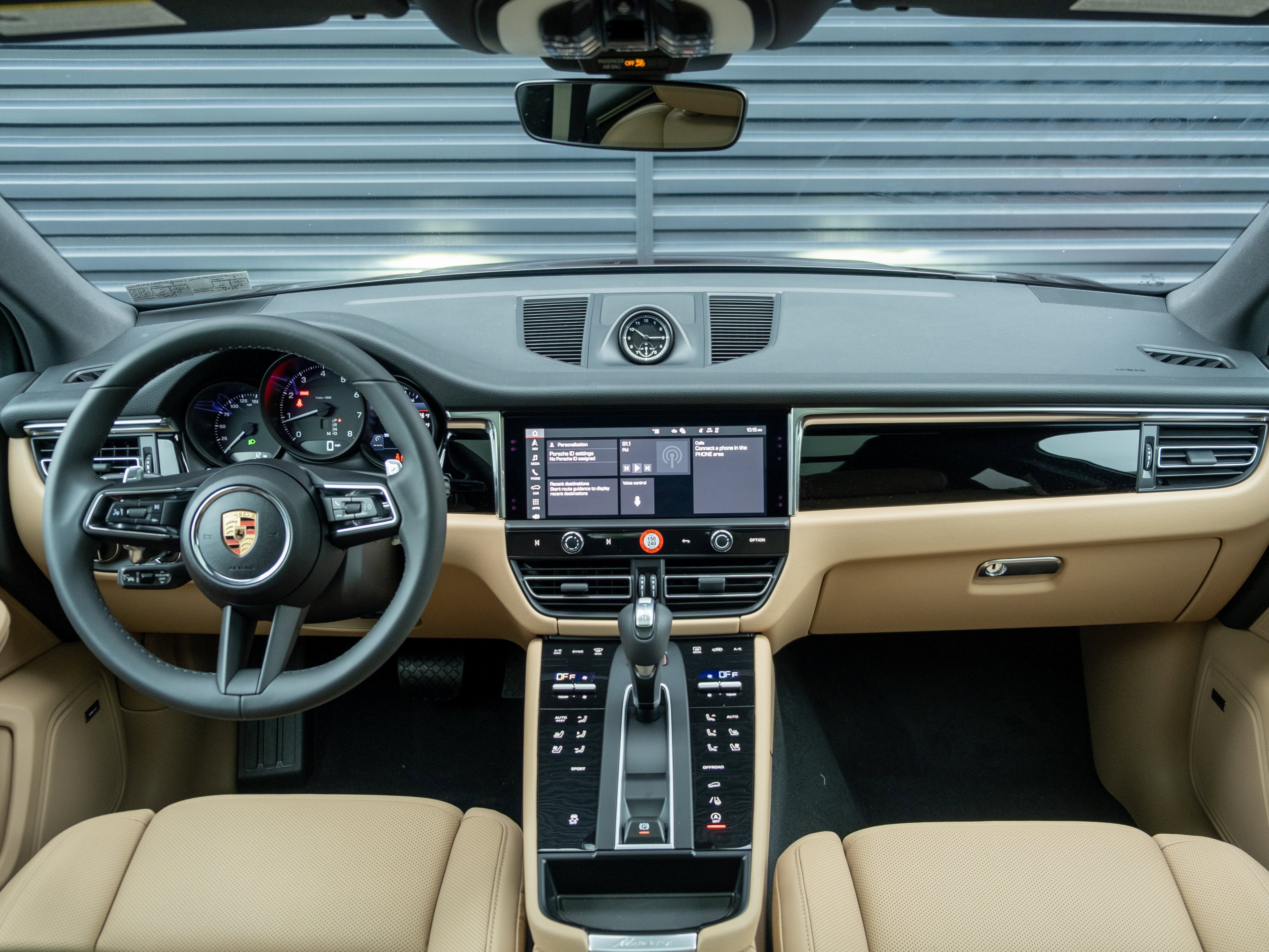 Certified 2025 Porsche Macan image 20