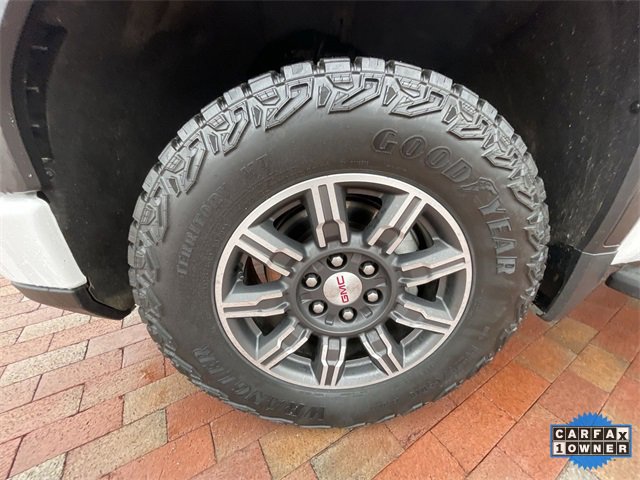Used 2024 GMC Sierra 1500 AT4 w/ Technology Package image 10