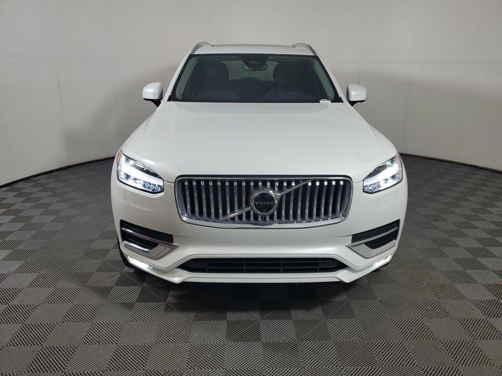 Certified 2023 Volvo XC90 B6 Plus w/ Protection Package AWD/4WD image 2