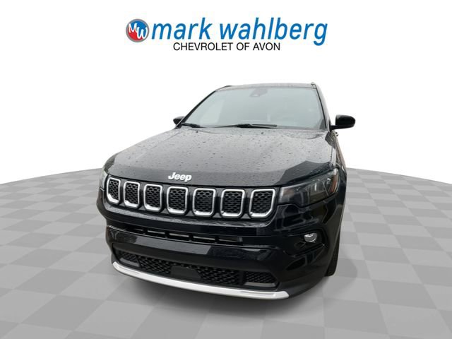 Used 2024 Jeep Compass Limited AWD/4WD image 3