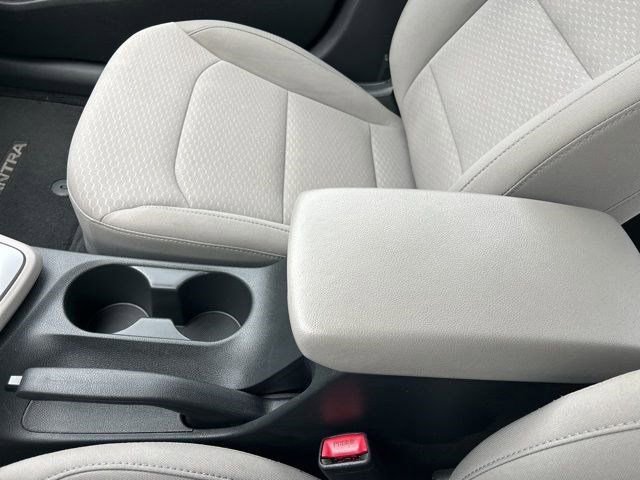 Used 2019 Hyundai Elantra SE image 27