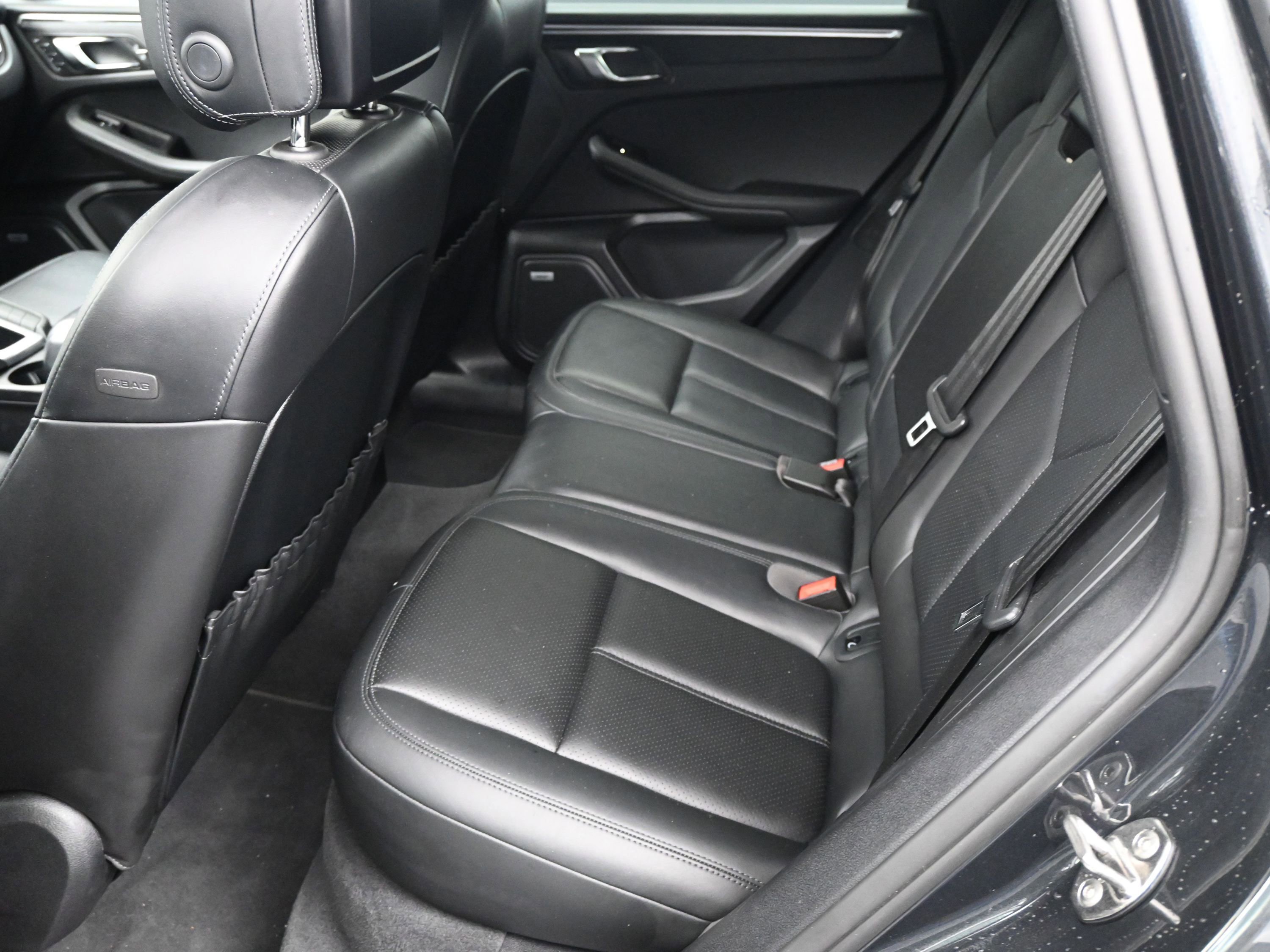 Certified 2021 Porsche Macan GTS image 7