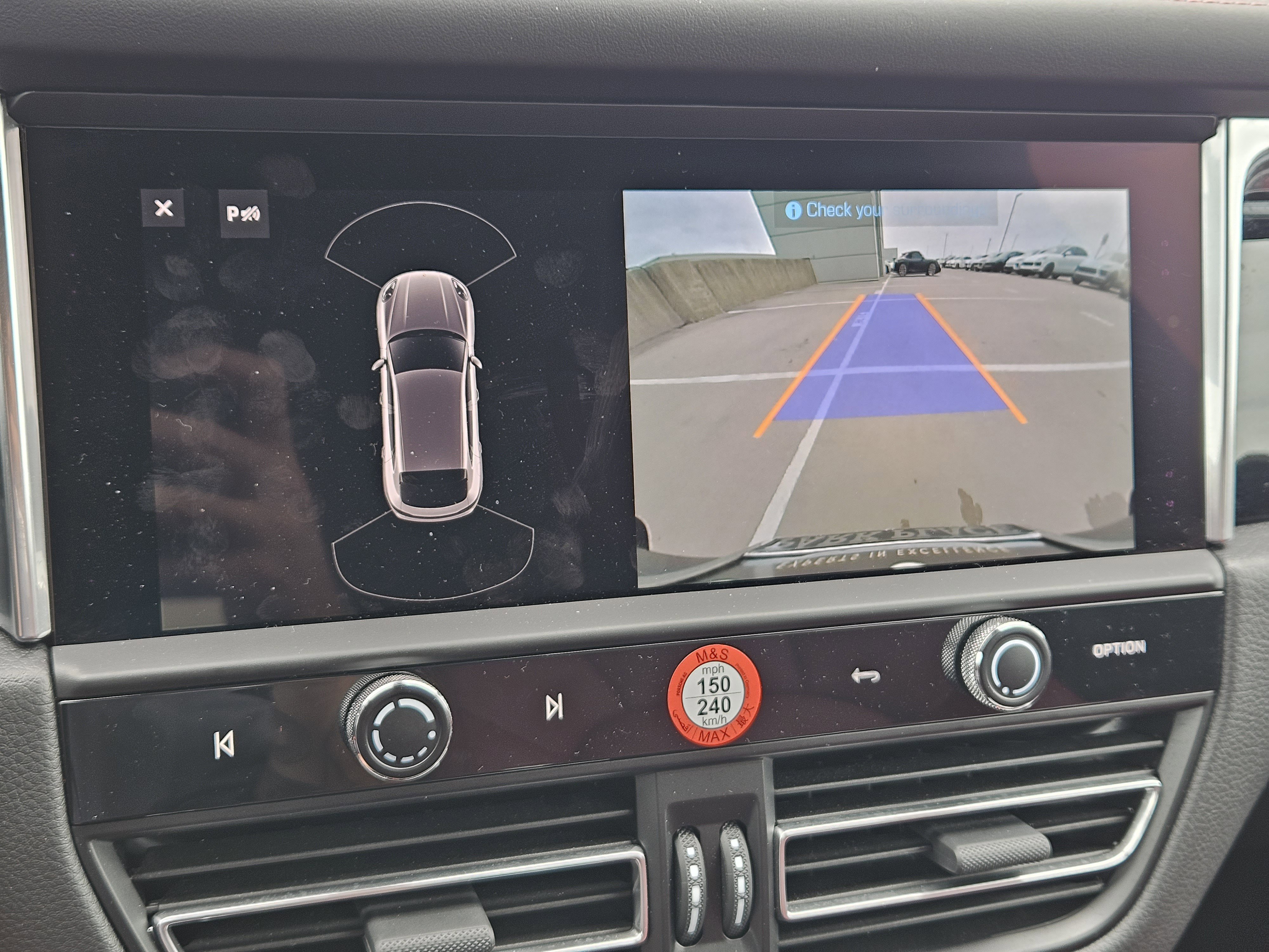 Certified 2026 Porsche Macan image 18