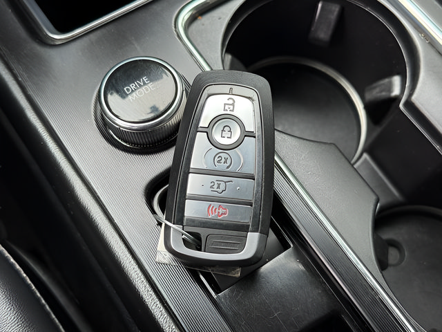 Used 2020 Lincoln Corsair AWD image 12