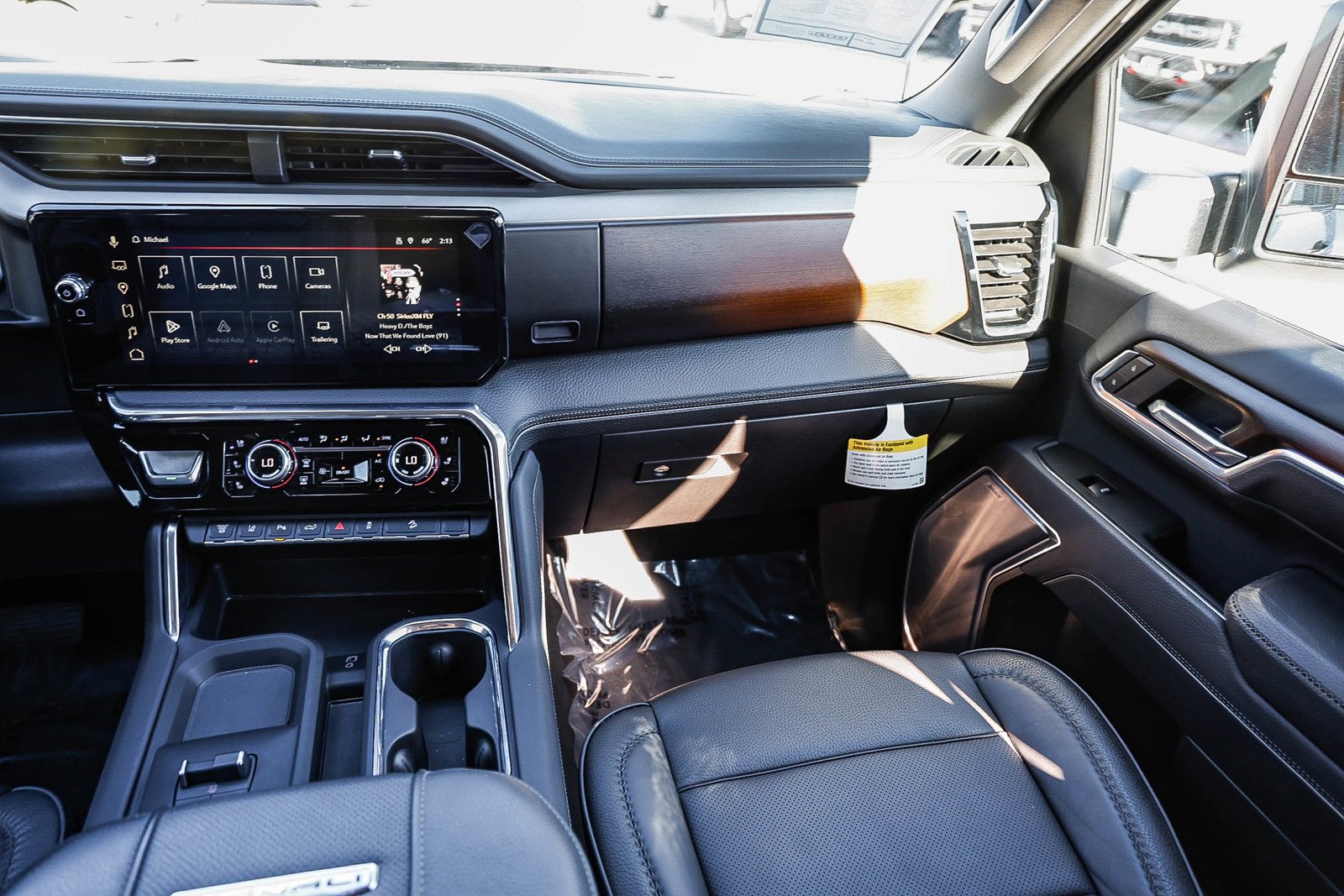 Used 2025 GMC Sierra 2500 Denali w/ Denali Reserve Package image 15