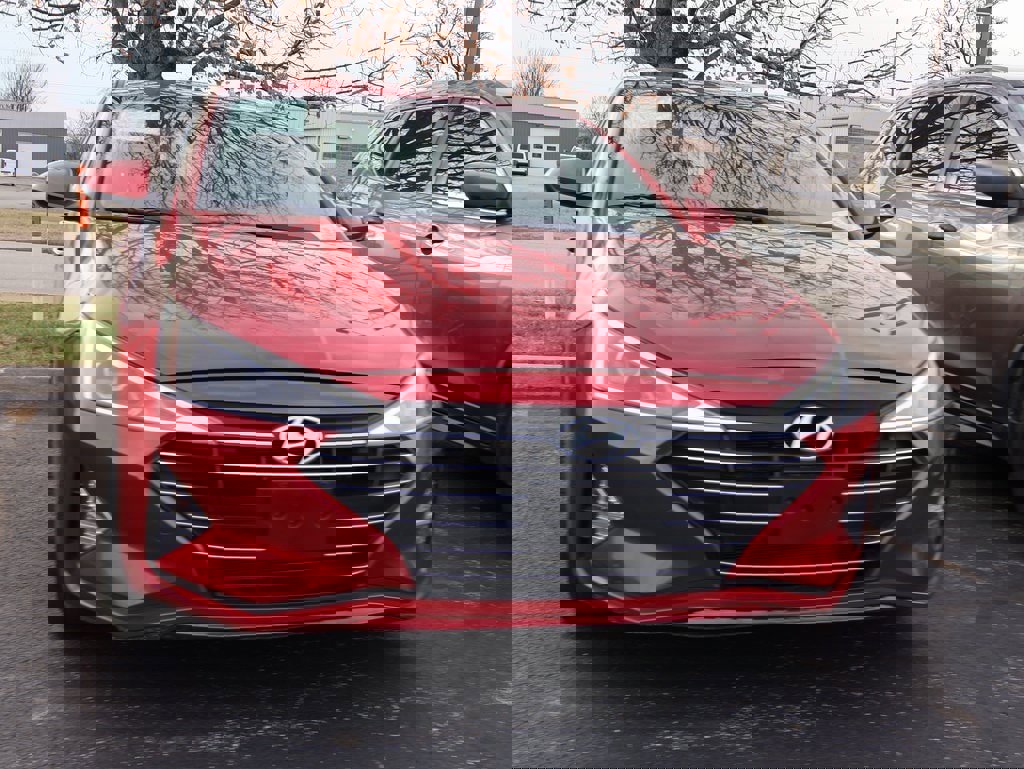 Used 2020 Hyundai Elantra SEL image 2