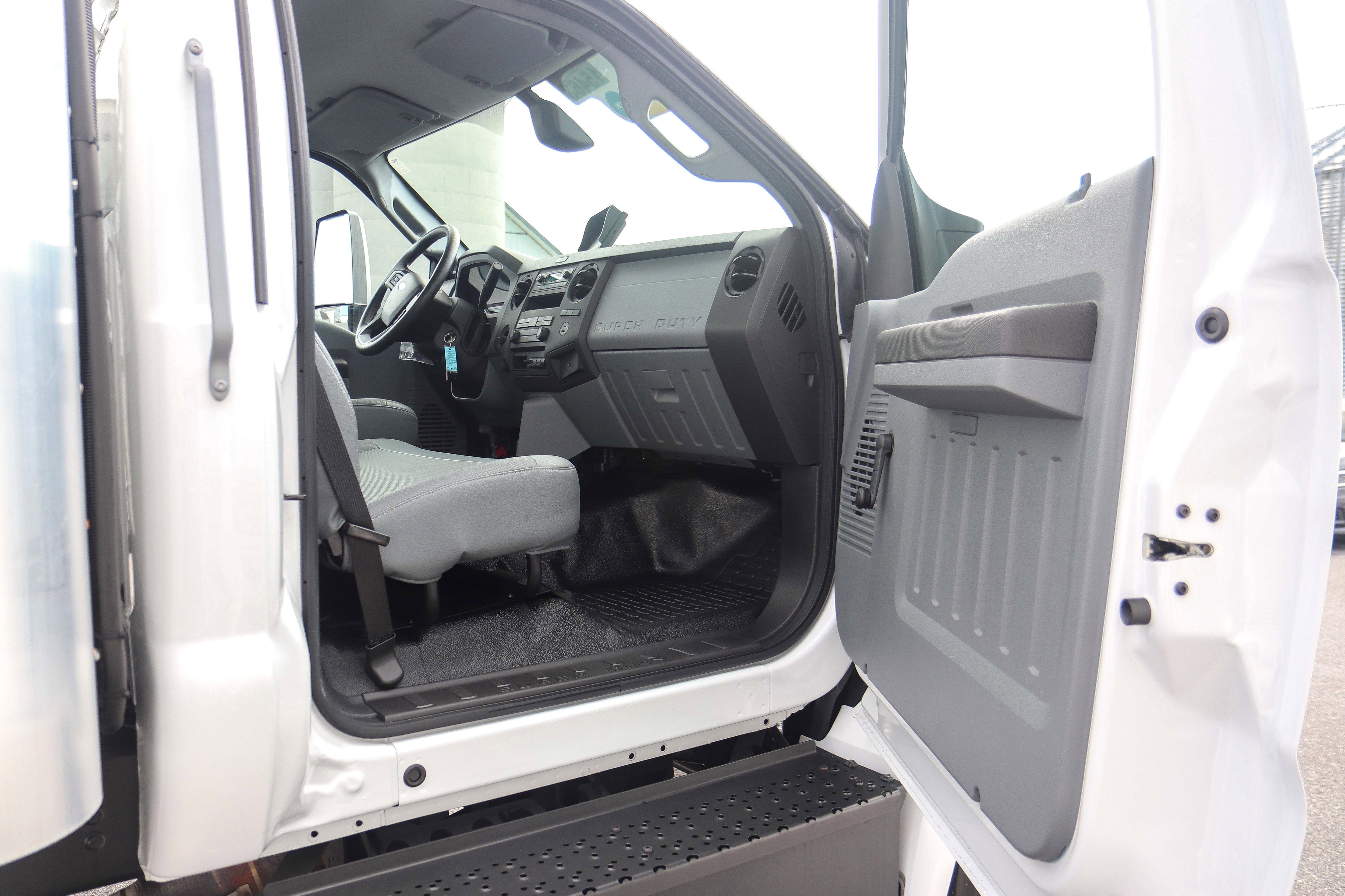 Used 2023 Ford F650 2WD Regular Cab Super Duty image 13