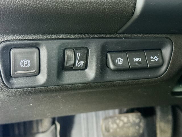 Used 2023 GMC Acadia AT4 w/ Technology Package AWD/4WD image 10