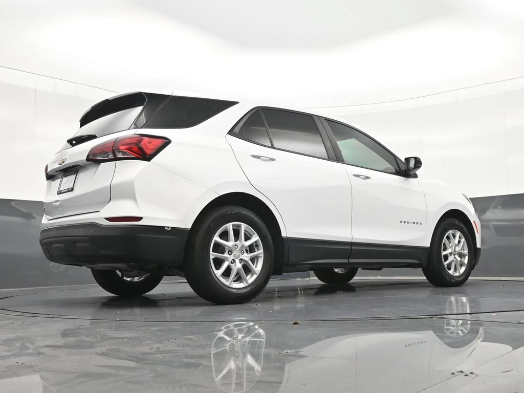 Used 2023 Chevrolet Equinox LS FWD image 33