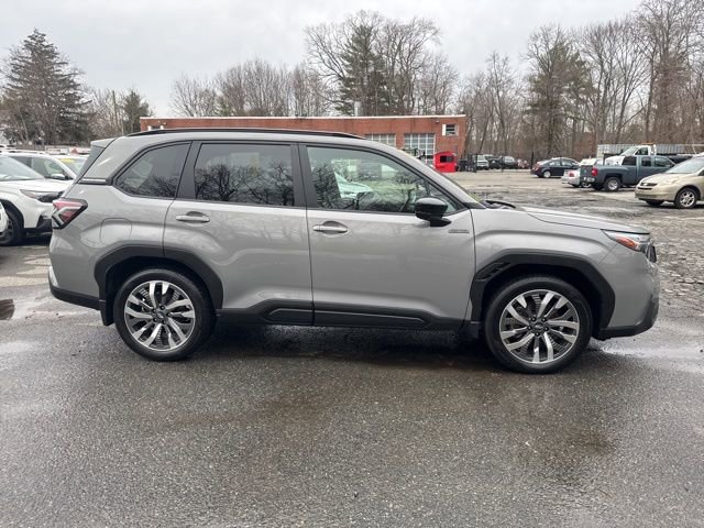 Used 2025 Subaru Forester Touring image 2