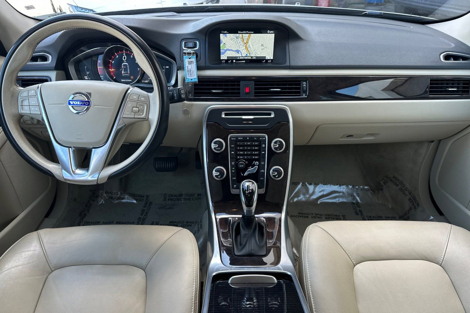 Used 2016 Volvo XC70 T5 Platinum w/ Protection Package image 3