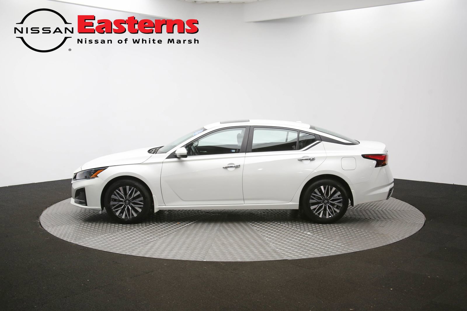Used 2024 Nissan Altima 2.5 SV w/ SV Premium Package image 98