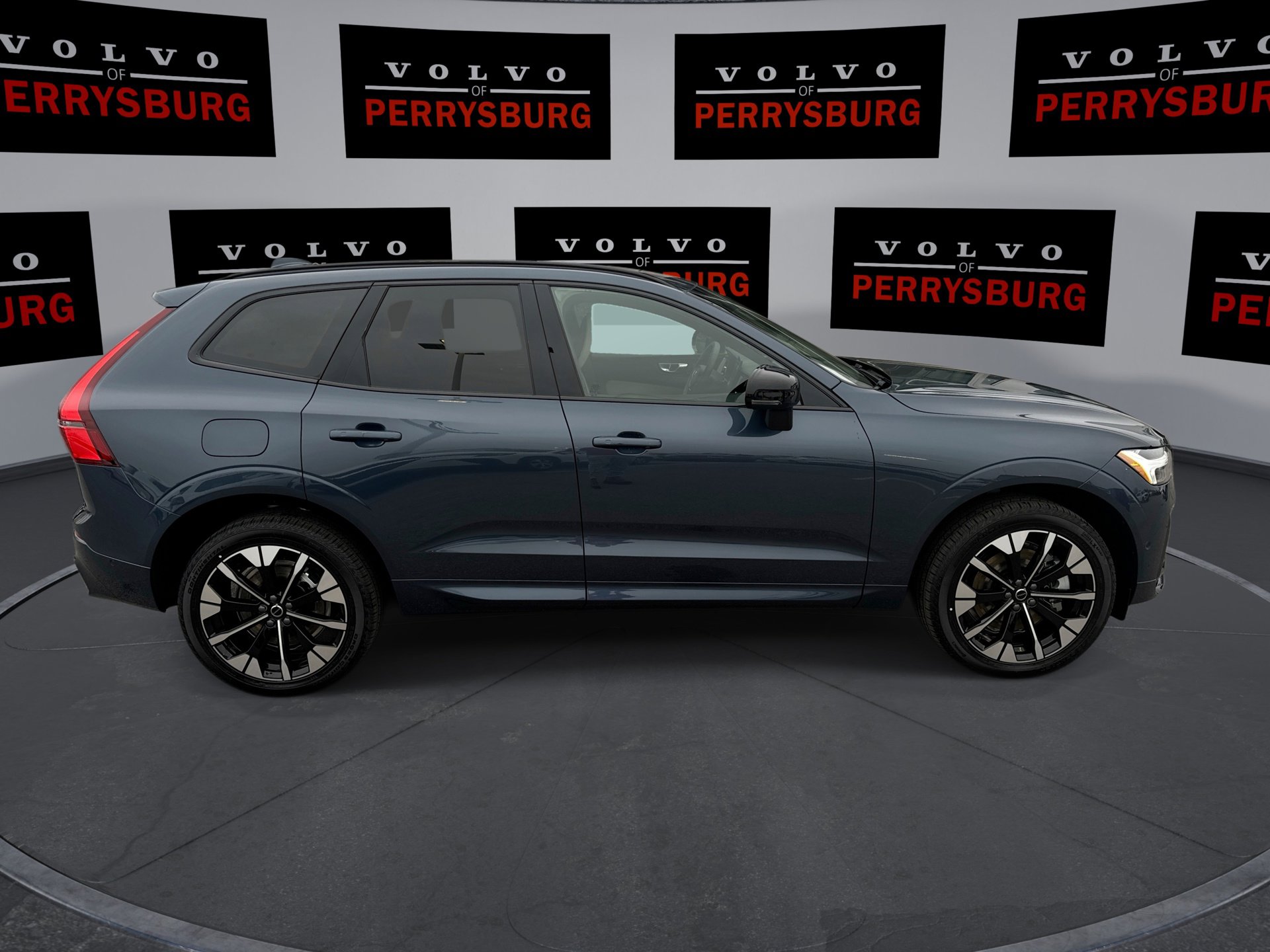 New 2026 Volvo XC60 T8 Plus w/ Protection Package Premier image 2