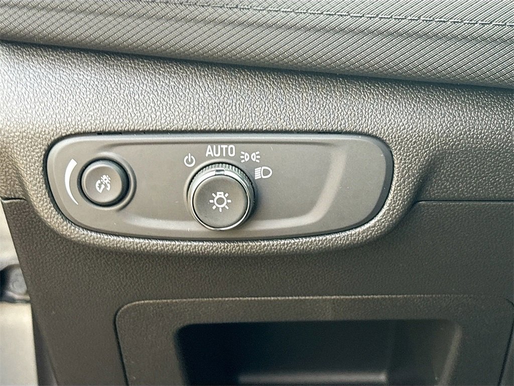 Used 2025 Chevrolet TrailBlazer LS w/ LS Convenience Package image 10