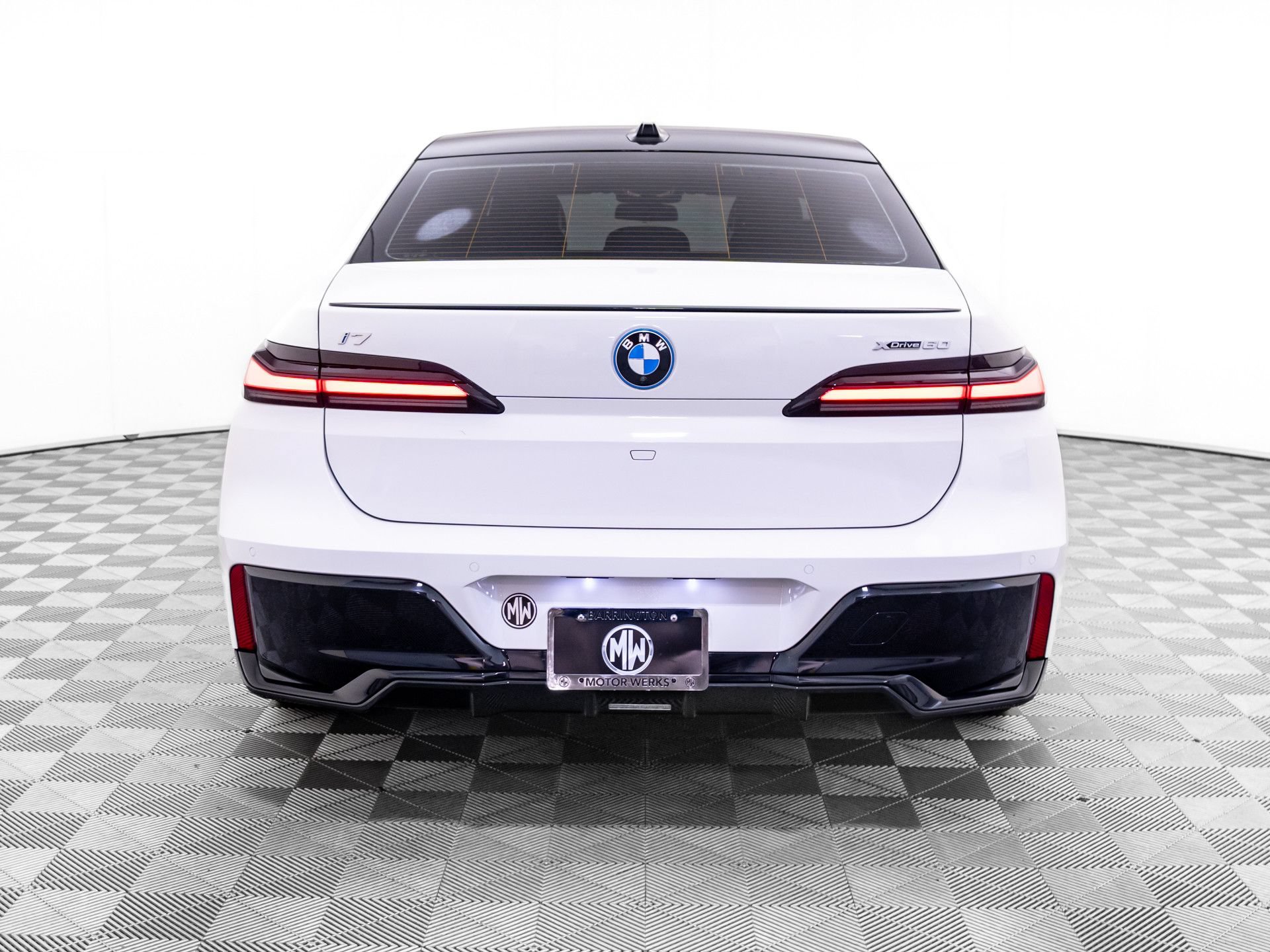 Certified 2023 BMW i7 xDrive60 AWD/4WD image 4