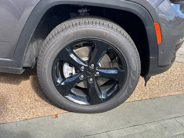 New 2025 Jeep Grand Cherokee L Limited w/ Luxury Tech Group II image 10