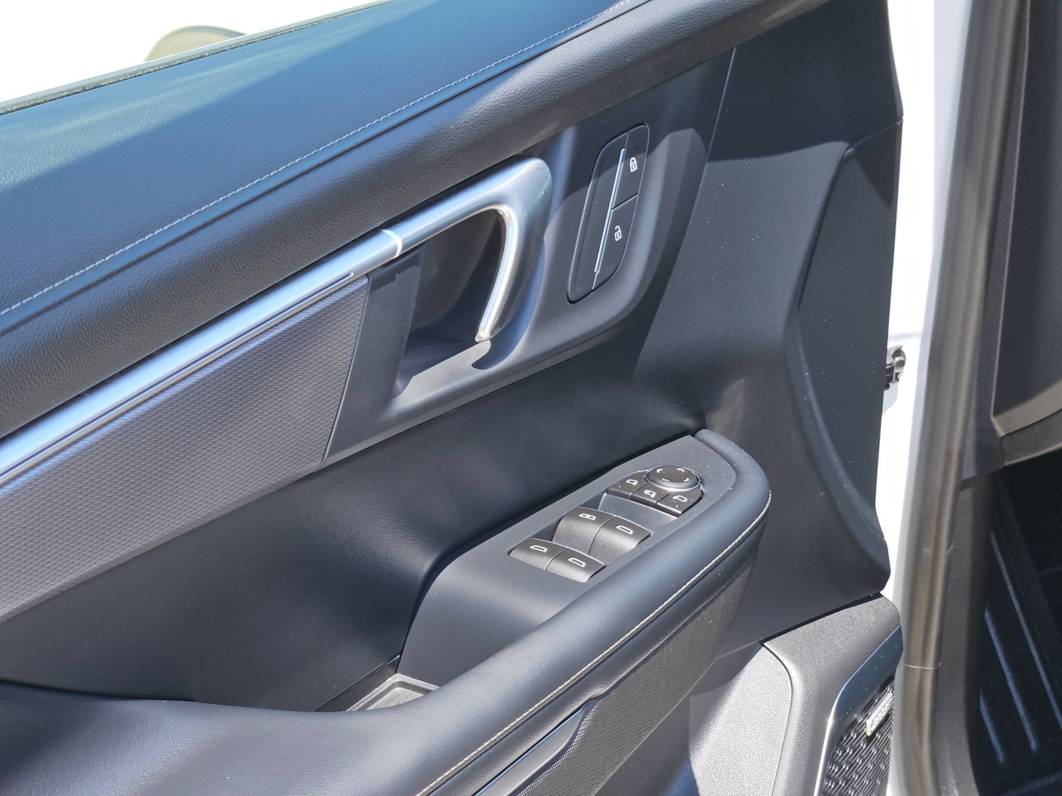 Certified 2026 Buick Enclave Sport Touring FWD image 12