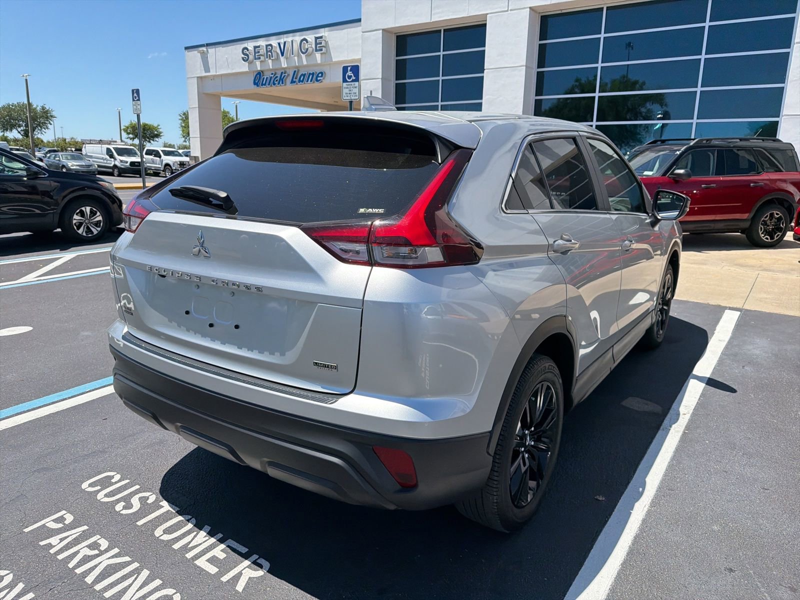 Used 2025 Mitsubishi Eclipse Cross LE image 6