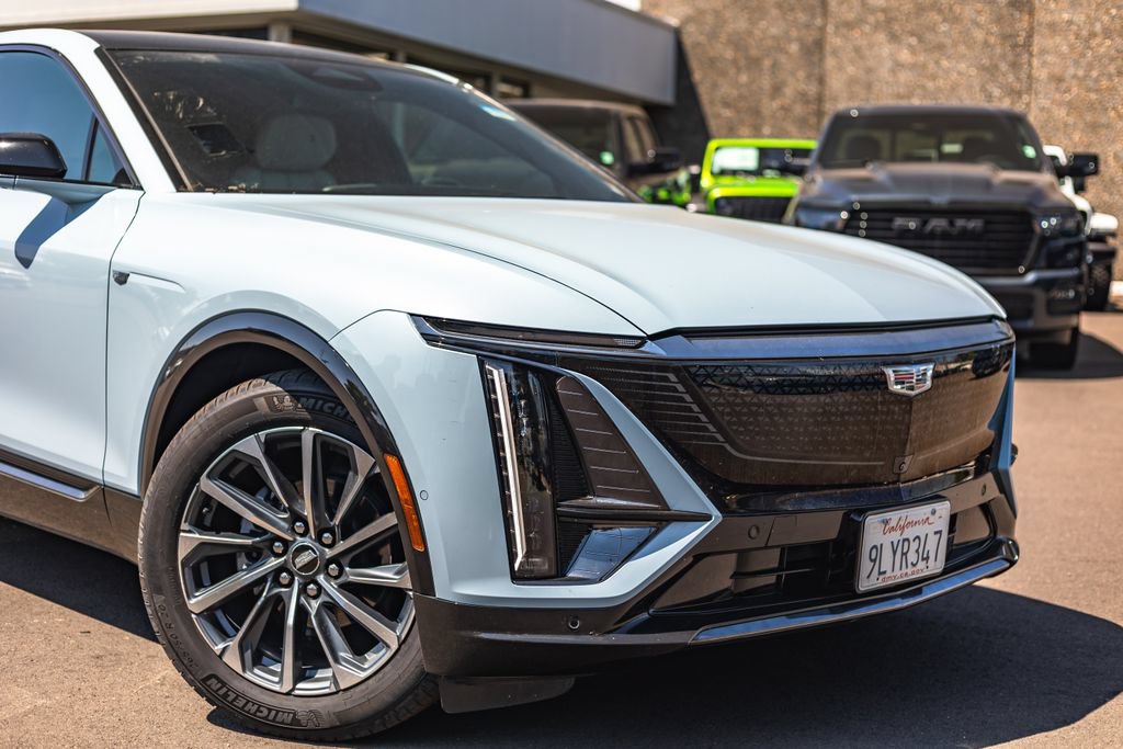 Used 2024 Cadillac Lyriq Sport RWD image 3