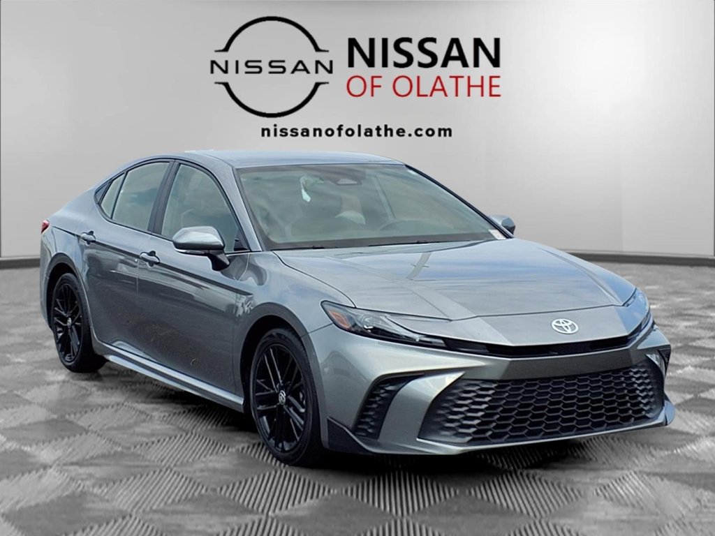 Used 2025 Toyota Camry SE FWD image 29