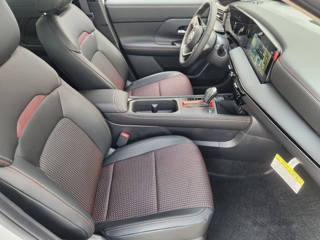 New 2025 Nissan Kicks SR w/ Illumination Package FWD image 10