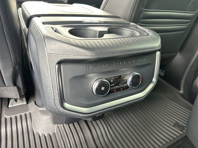Used 2025 Ford Expedition Platinum w/ Stealth Performance Package AWD/4WD image 28