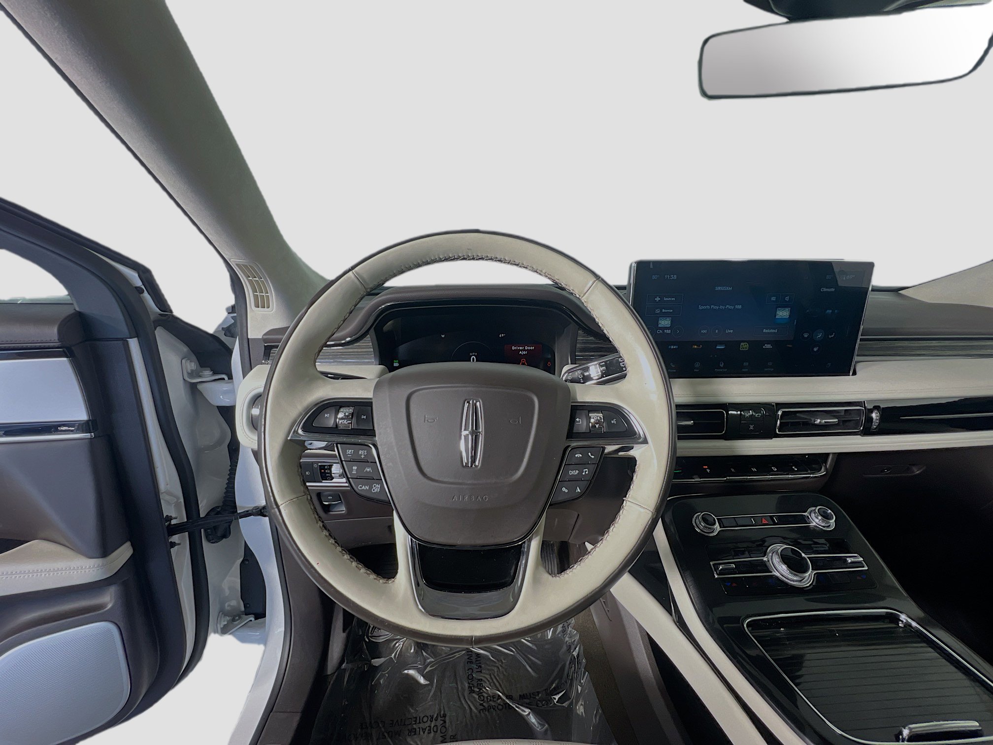 Used 2022 Lincoln Nautilus Black Label w/ Class II Trailer Tow Package AWD/4WD image 13
