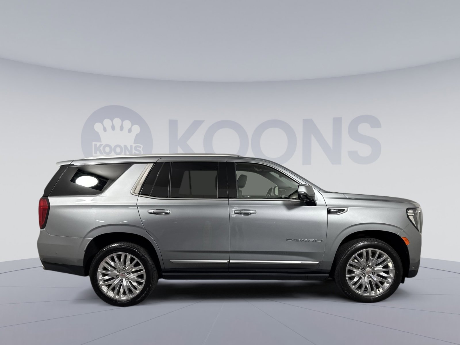 Used 2024 GMC Yukon Denali w/ Advanced Technology Package image 8