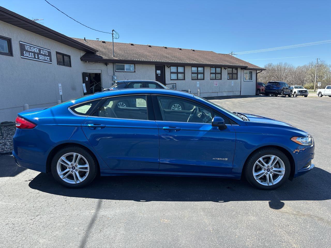 Used 2018 Ford Fusion SE image 2