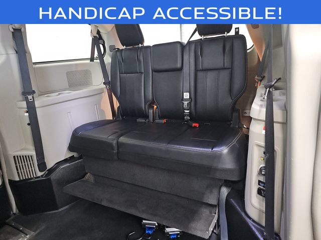 Used 2013 Chrysler Town & Country Touring FWD image 35