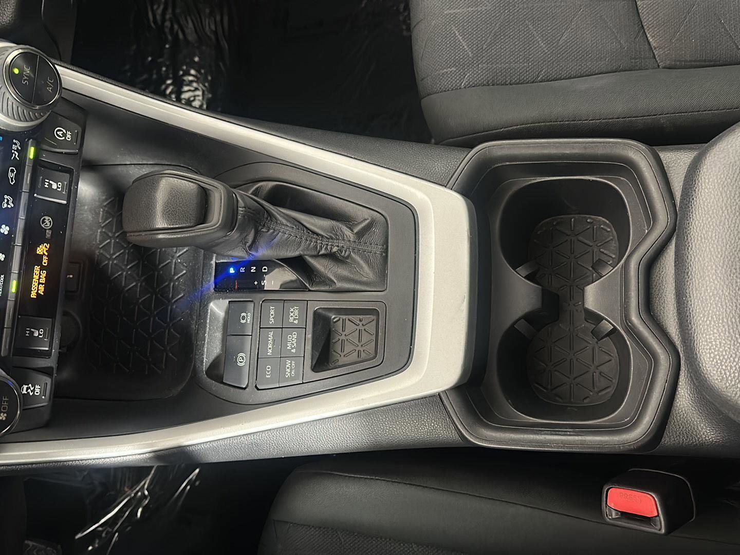 Used 2020 Toyota RAV4 XLE w/ Convenience Package image 15