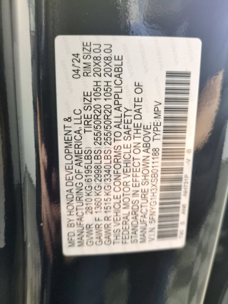 Certified 2025 Honda Pilot Sport image 32