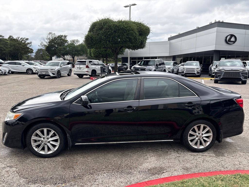 Used 2014 Toyota Camry XLE FWD image 2