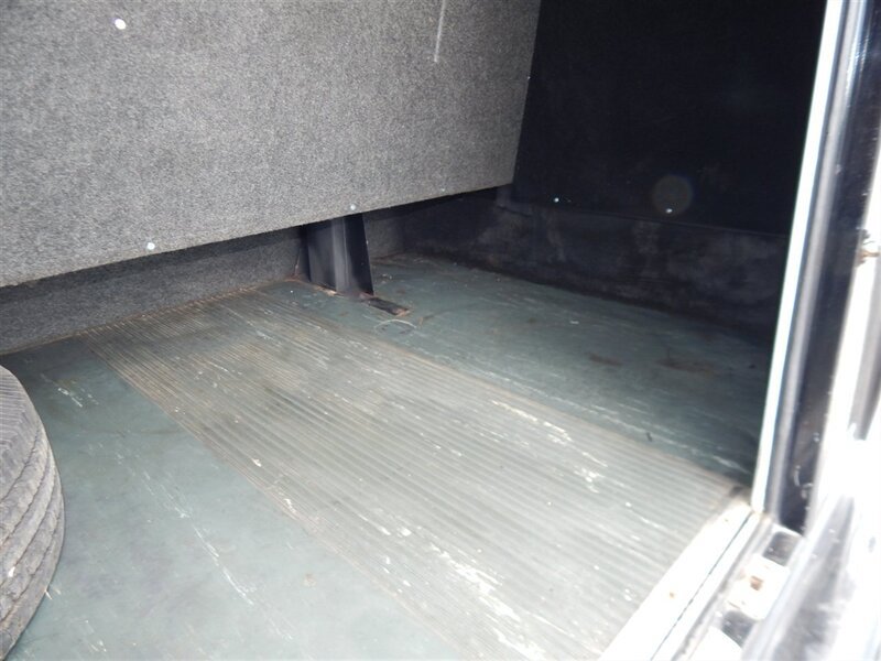Used 2010 Chevrolet Express 3500 Extended RWD image 11