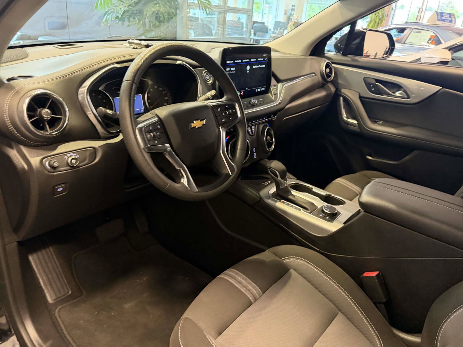 Used 2025 Chevrolet Blazer LT w/ Convenience Package AWD/4WD image 19