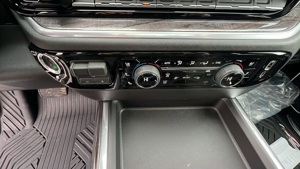 New 2026 Chevrolet Silverado 2500 LTZ w/ LTZ Convenience Package image 31