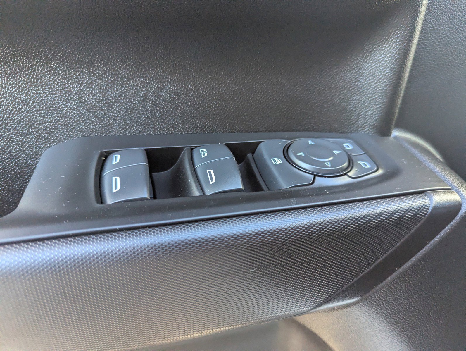 Certified 2024 Chevrolet Silverado 1500 Custom w/ LPO, Dark Essentials Package image 28