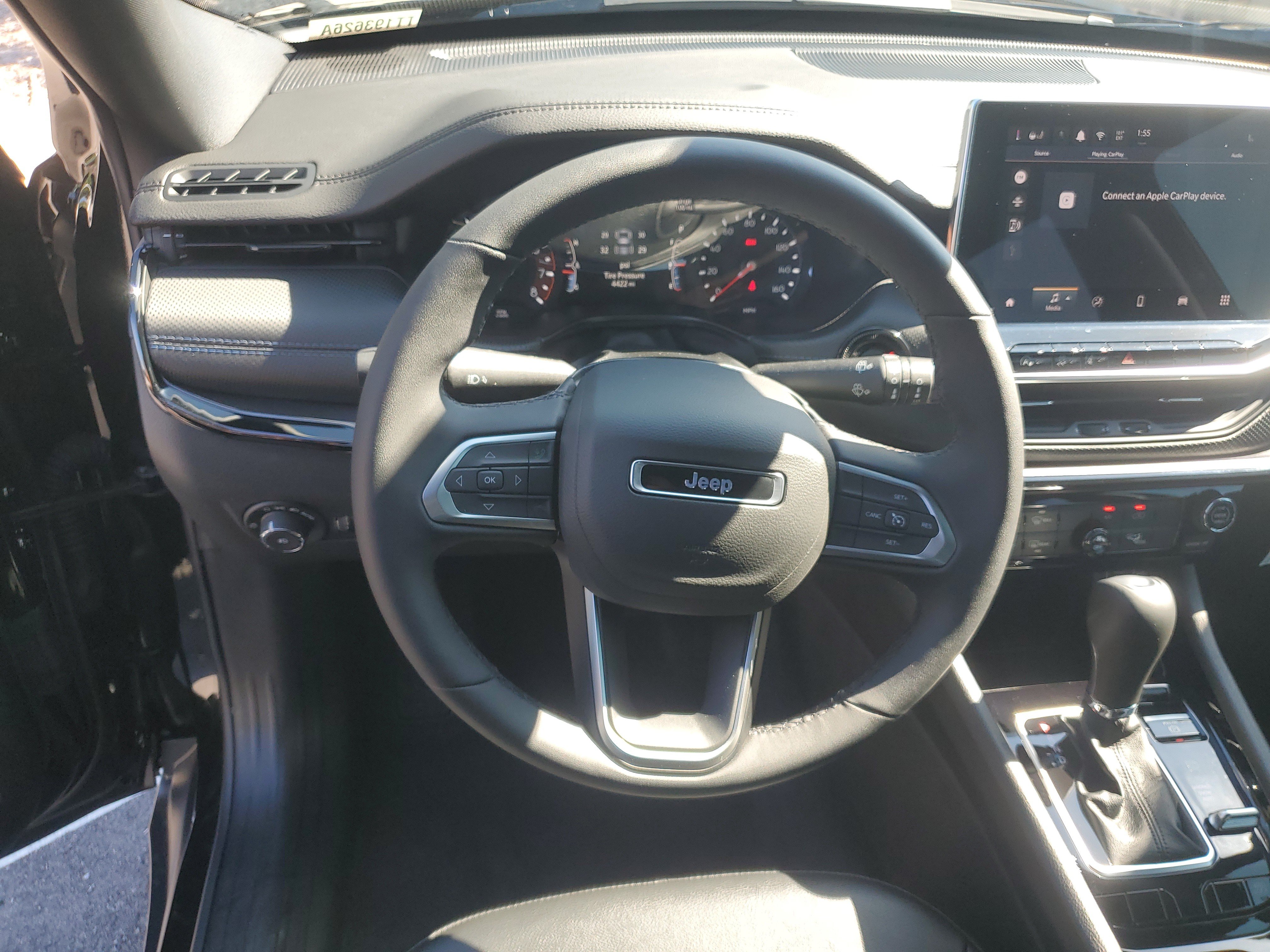 Used 2026 Jeep Compass Latitude AWD/4WD image 15