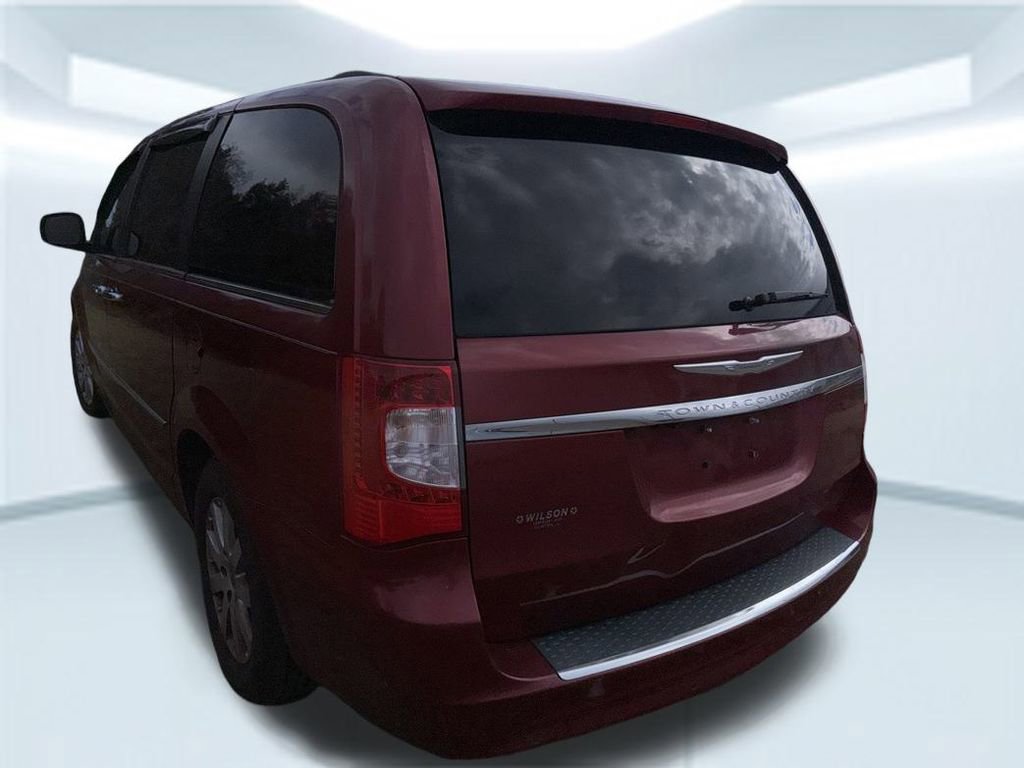 Used 2012 Chrysler Town & Country Touring-L w/ Entertainment Group #2 image 14