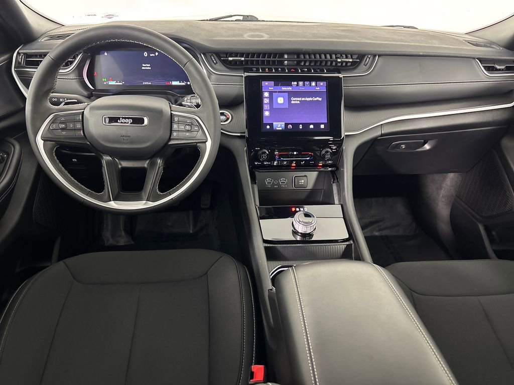 Used 2025 Jeep Grand Cherokee L Laredo image 31