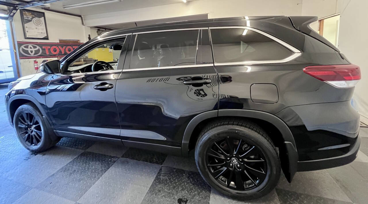 Used 2019 Toyota Highlander SE AWD/4WD image 7