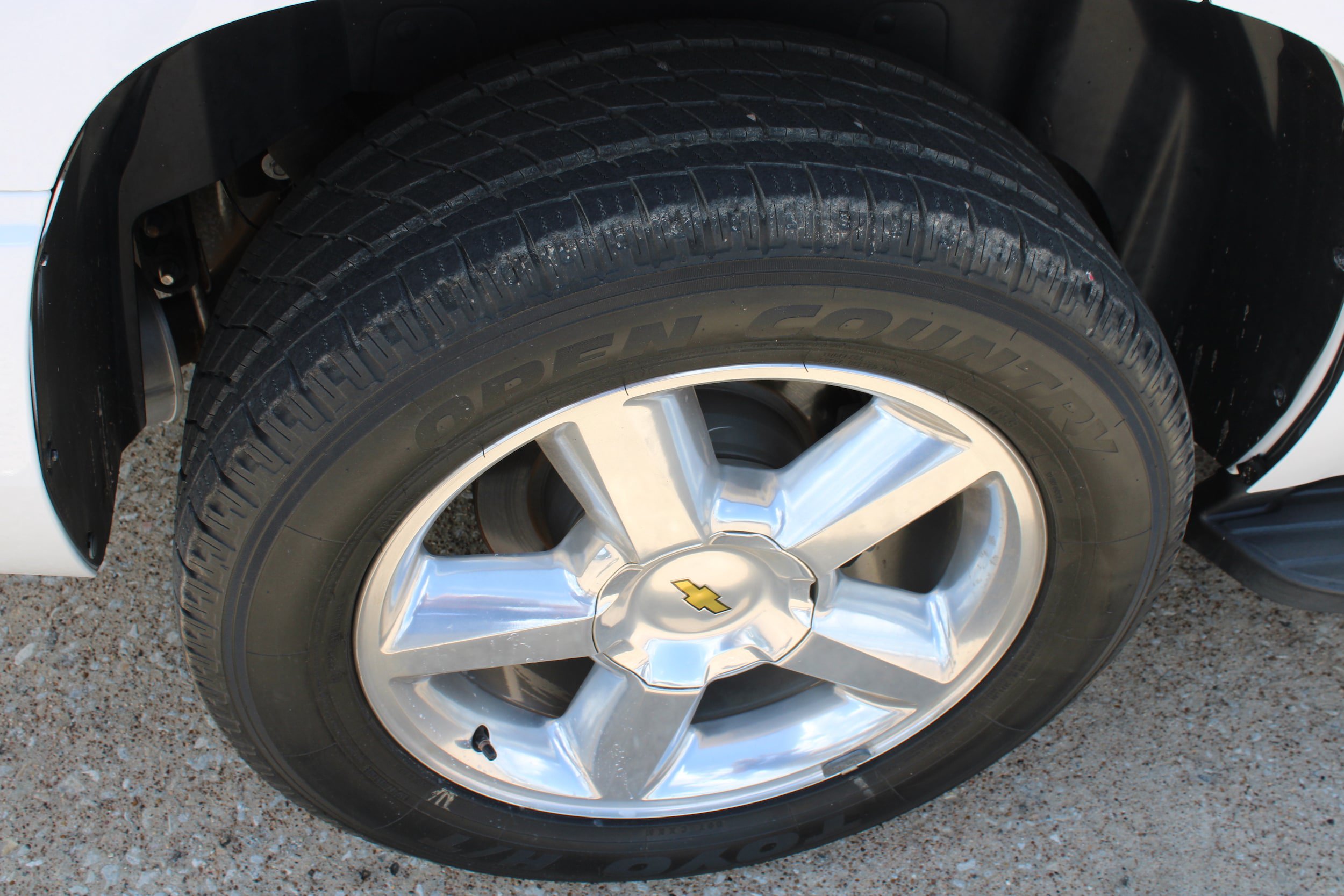 Used 2010 Chevrolet Tahoe LTZ RWD image 14