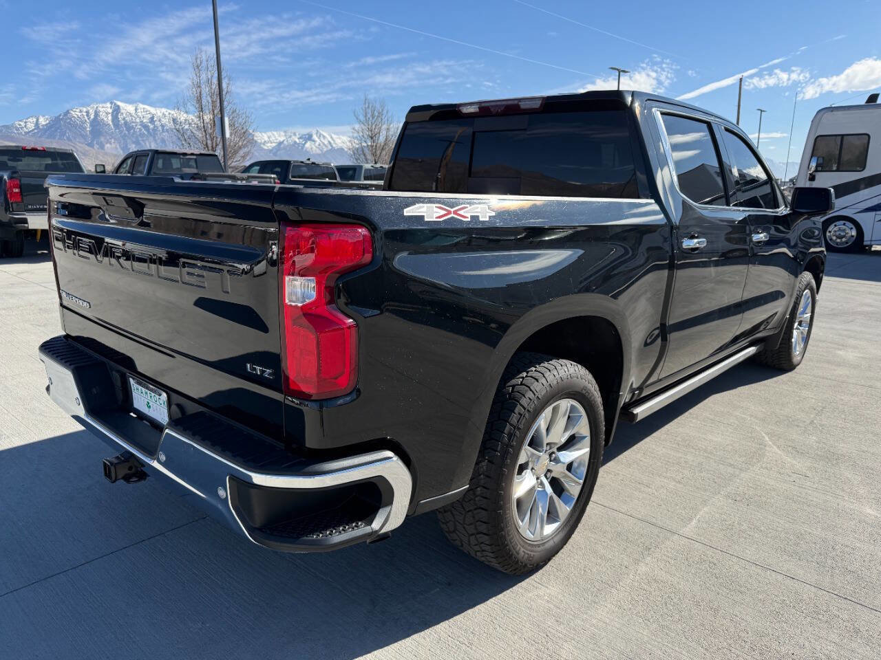 Used 2021 Chevrolet Silverado 1500 LTZ w/ LTZ Premium Package image 3